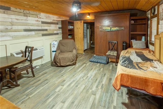 1318 NW 911P Road, Blairstown, MO 64726