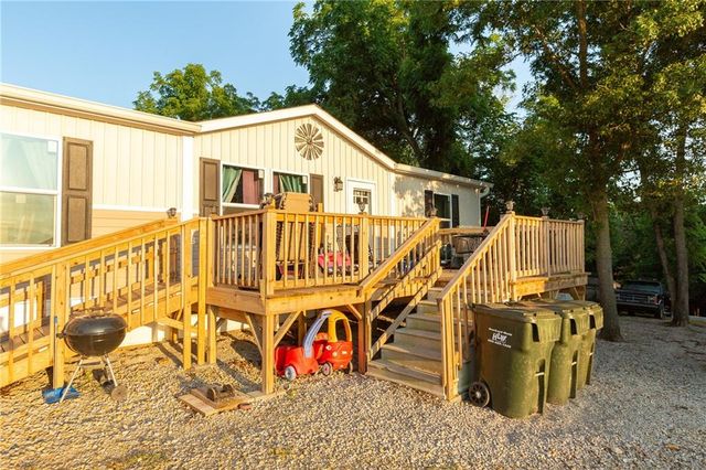 1318 NW 911P Road, Blairstown, MO 64726