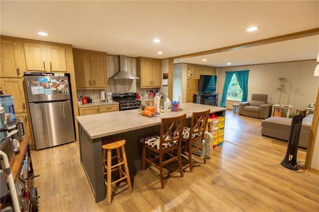 1318 NW 911P Road, Blairstown, MO 64726