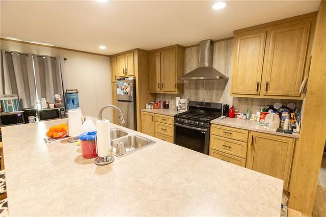 1318 NW 911P Road, Blairstown, MO 64726