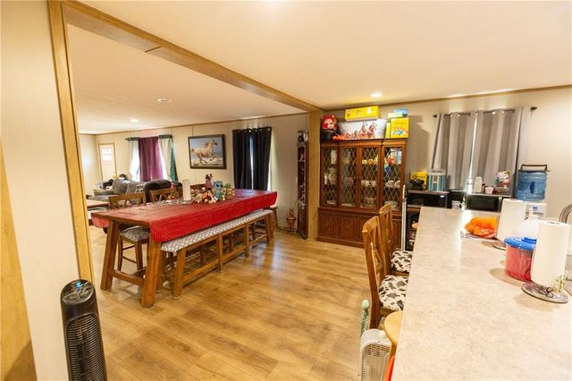 1318 NW 911P Road, Blairstown, MO 64726