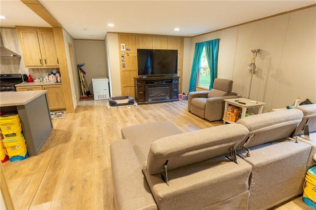 1318 NW 911P Road, Blairstown, MO 64726