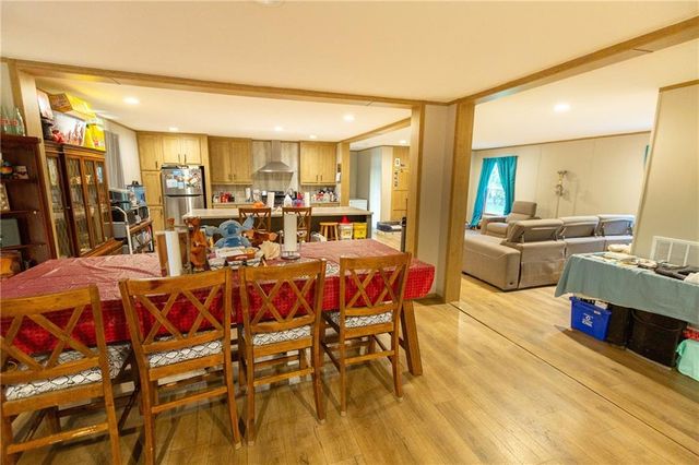 1318 NW 911P Road, Blairstown, MO 64726