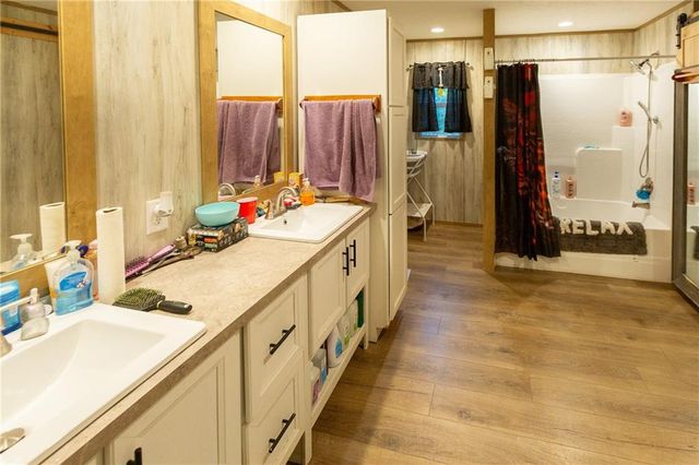 1318 NW 911P Road, Blairstown, MO 64726