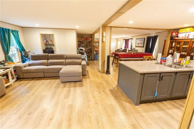 1318 NW 911P Road, Blairstown, MO 64726