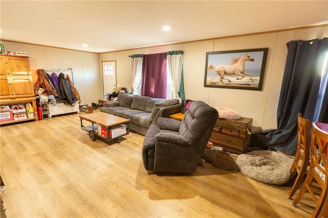 1318 NW 911P Road, Blairstown, MO 64726