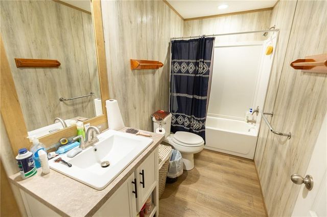 1318 NW 911P Road, Blairstown, MO 64726