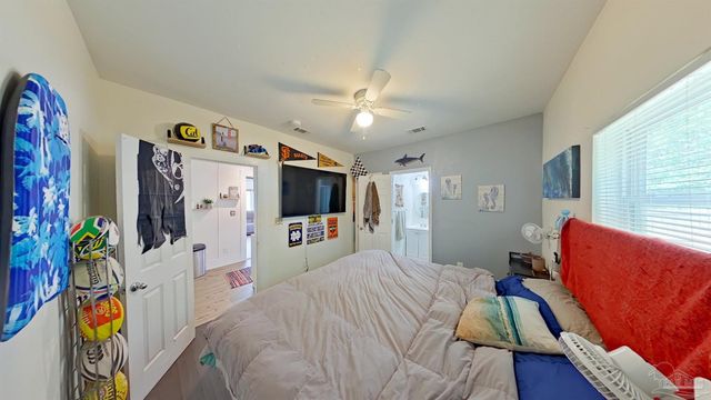 10 N Jamaica St, Pensacola, FL 32507