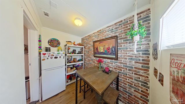 10 N Jamaica St, Pensacola, FL 32507