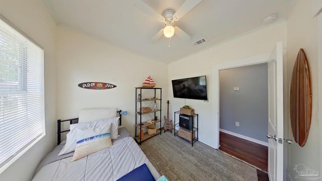 10 N Jamaica St, Pensacola, FL 32507