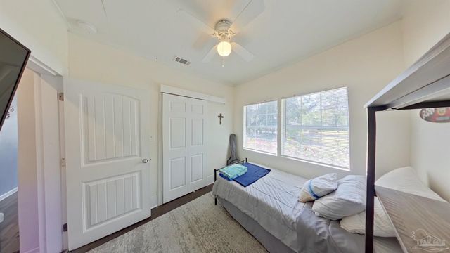 10 N Jamaica St, Pensacola, FL 32507