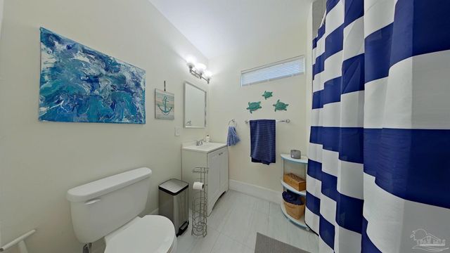 10 N Jamaica St, Pensacola, FL 32507