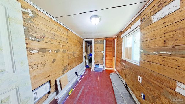 10 N Jamaica St, Pensacola, FL 32507