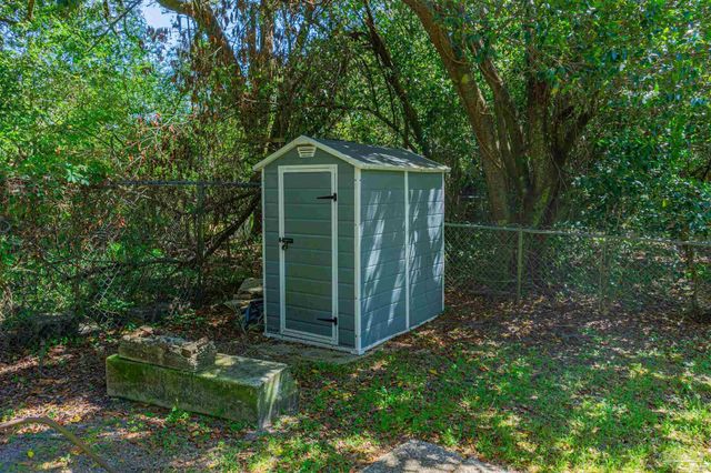 10 N Jamaica St, Pensacola, FL 32507