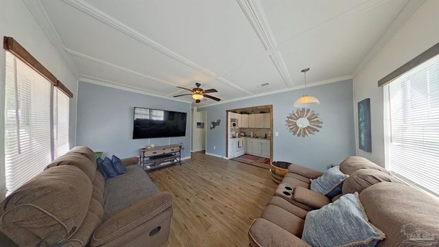 10 N Jamaica St, Pensacola, FL 32507