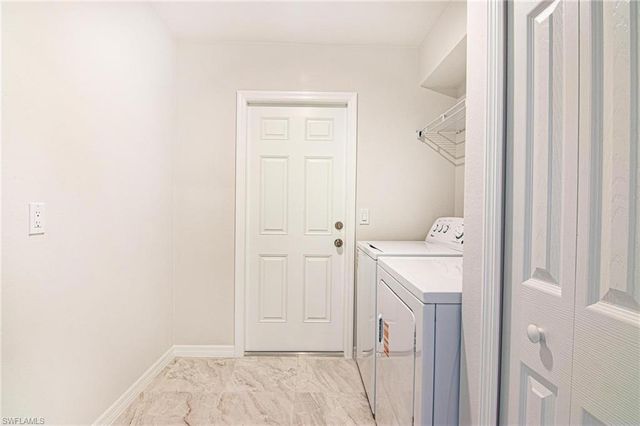 3594 NE 9th PL, Cape Coral, FL 33909