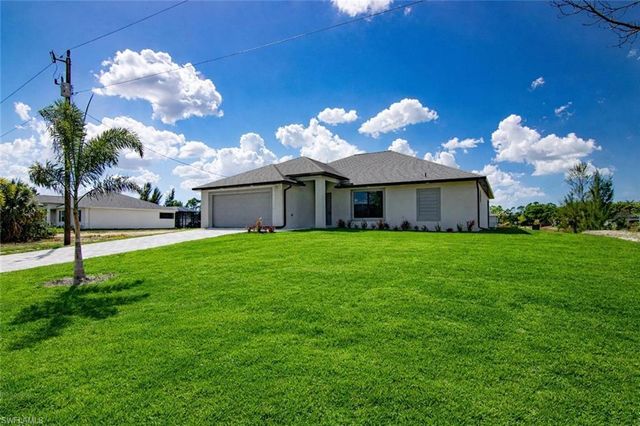 3594 NE 9th PL, Cape Coral, FL 33909