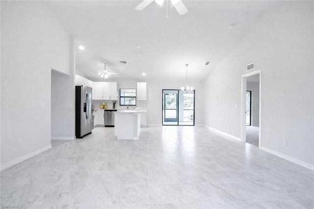 3594 NE 9th PL, Cape Coral, FL 33909