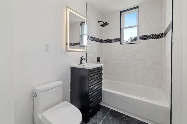 800 Orchard Avenue, Avalon, PA 15202