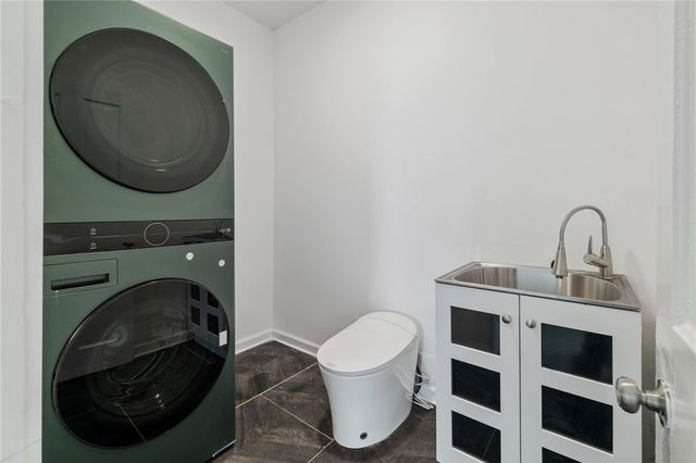 800 Orchard Avenue, Avalon, PA 15202