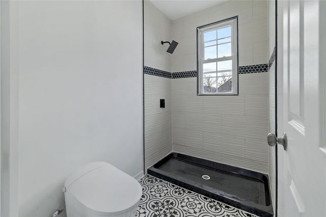 800 Orchard Avenue, Avalon, PA 15202