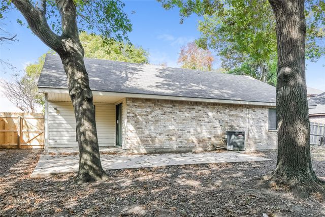 628 Nora Lane, Desoto, TX 75115