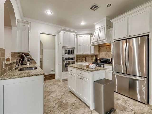 1324 Bay Bridge Court, Edmond, OK 73034