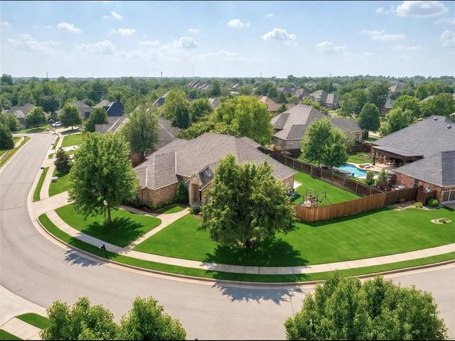 1324 Bay Bridge Court, Edmond, OK 73034