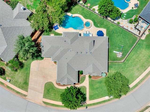 1324 Bay Bridge Court, Edmond, OK 73034