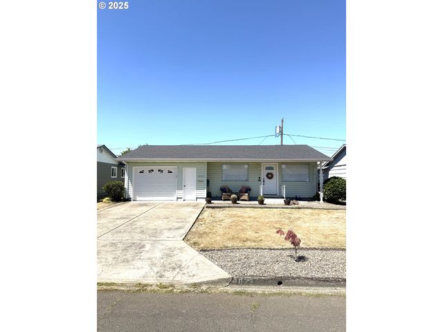 1073 RANDOLPH Rd, Woodburn, OR 97071