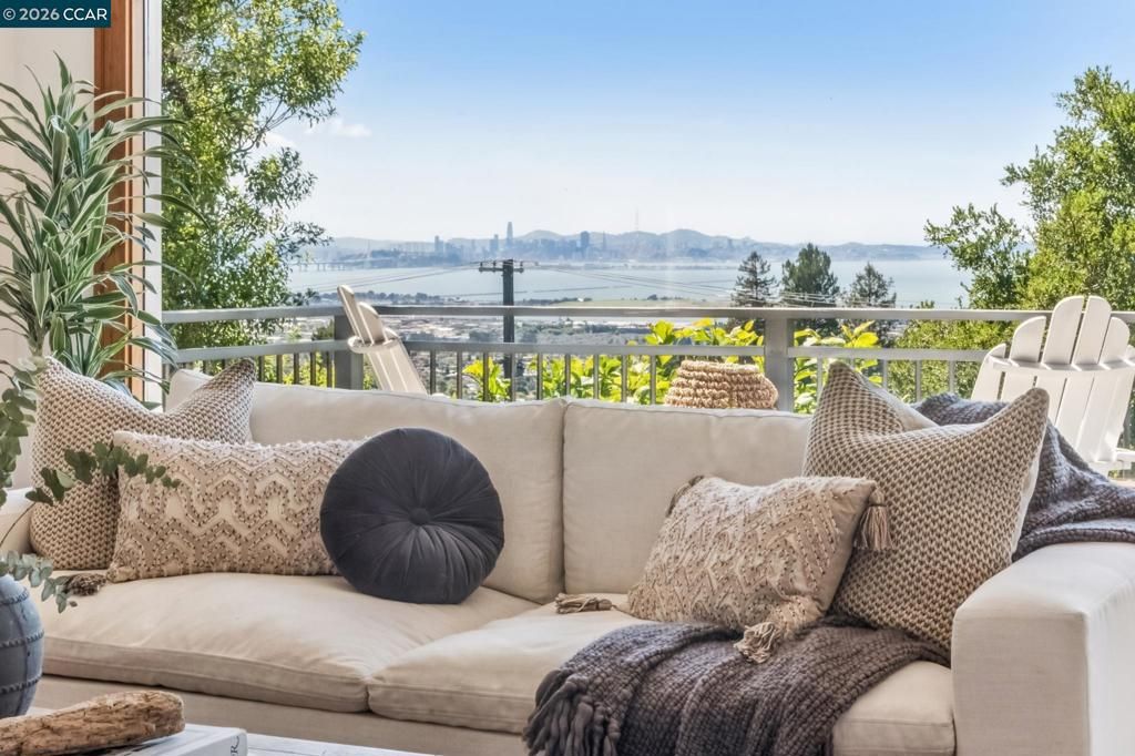 Image 7 of property listing at 212 Yale Ave, Kensington, CA 94708