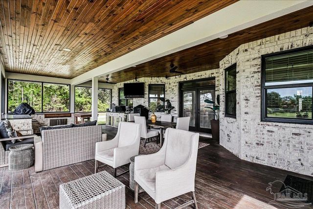 3801 Tiger Point Blvd, Gulf Breeze, FL 32563