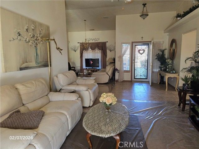 12720 Yorkshire, Apple Valley, CA 92308