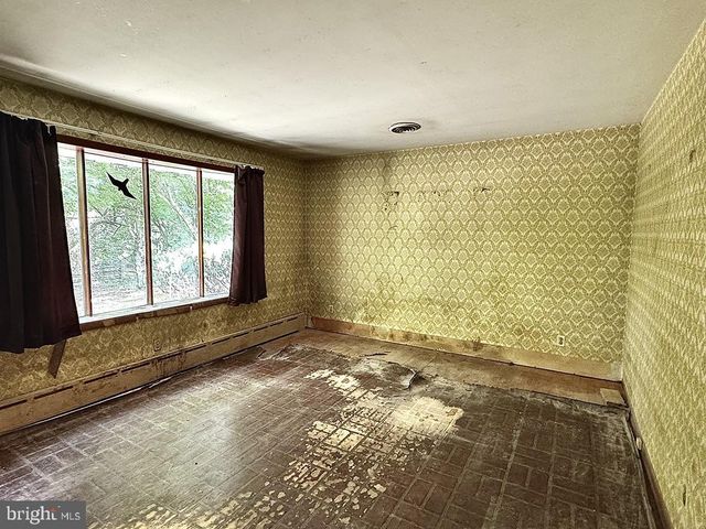 420 CHAPEL HILL RD, Sinking Spring, PA 19608