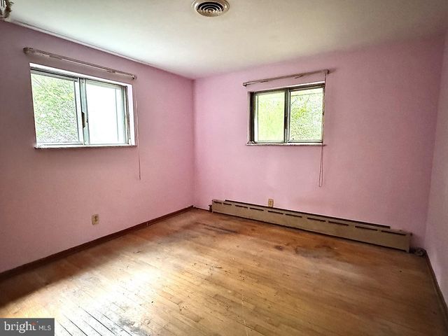 420 CHAPEL HILL RD, Sinking Spring, PA 19608