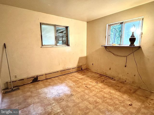 420 CHAPEL HILL RD, Sinking Spring, PA 19608