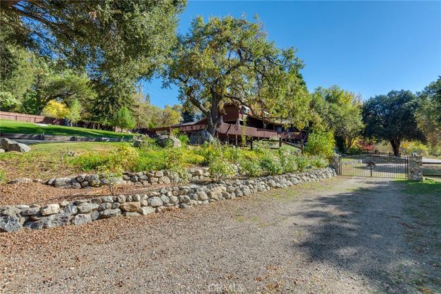 39292 Oak Glen Road, Oak Glen, CA 92399