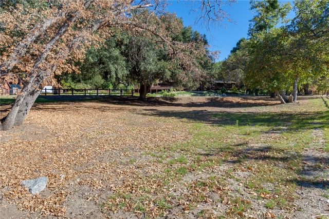 39292 Oak Glen Road, Oak Glen, CA 92399