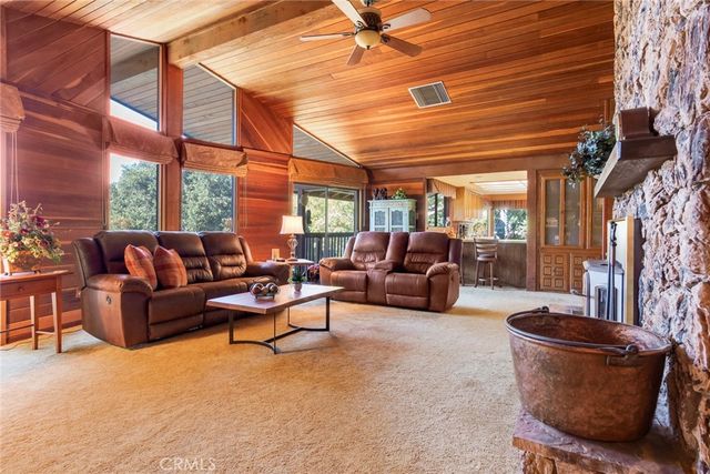 39292 Oak Glen Road, Oak Glen, CA 92399
