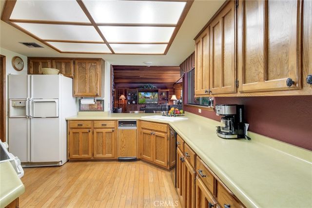 39292 Oak Glen Road, Oak Glen, CA 92399