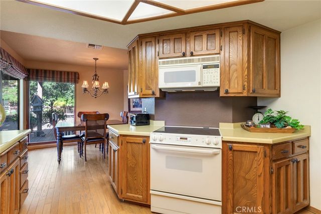 39292 Oak Glen Road, Oak Glen, CA 92399