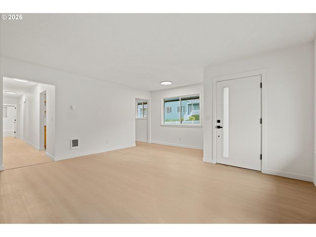 635 Ne DALLAS St, Camas, WA 98607