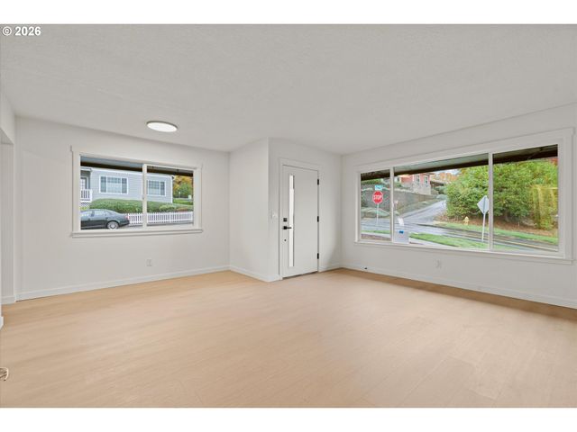 635 Ne DALLAS St, Camas, WA 98607