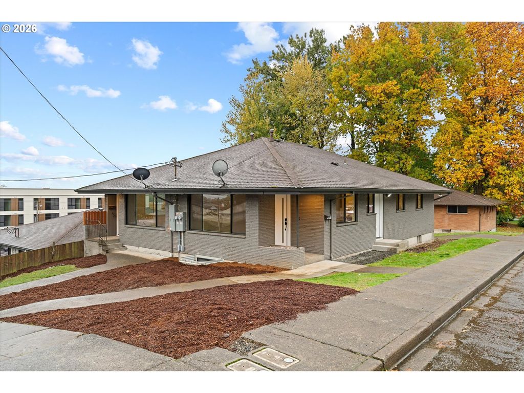 635 Ne DALLAS St, Camas, WA 98607