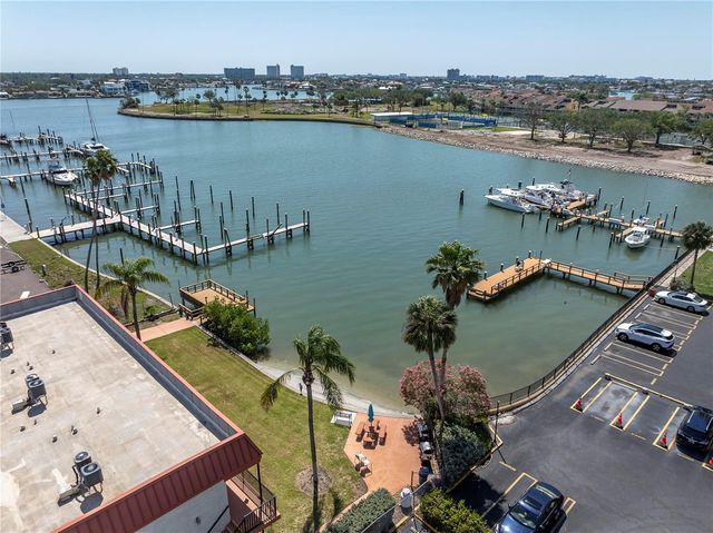 10365 PARADISE BOULEVARD 4, Treasure Island, FL 33706