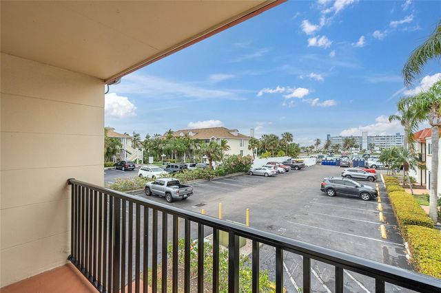 10365 PARADISE BOULEVARD 4, Treasure Island, FL 33706