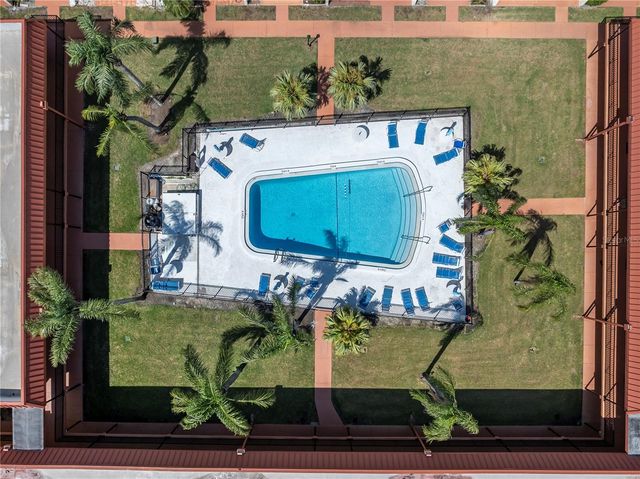 10365 PARADISE BOULEVARD 4, Treasure Island, FL 33706