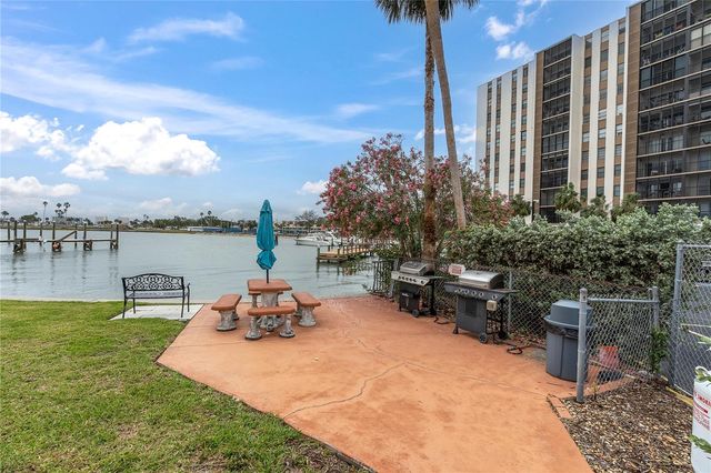 10365 PARADISE BOULEVARD 4, Treasure Island, FL 33706