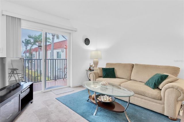 10365 PARADISE BOULEVARD 4, Treasure Island, FL 33706