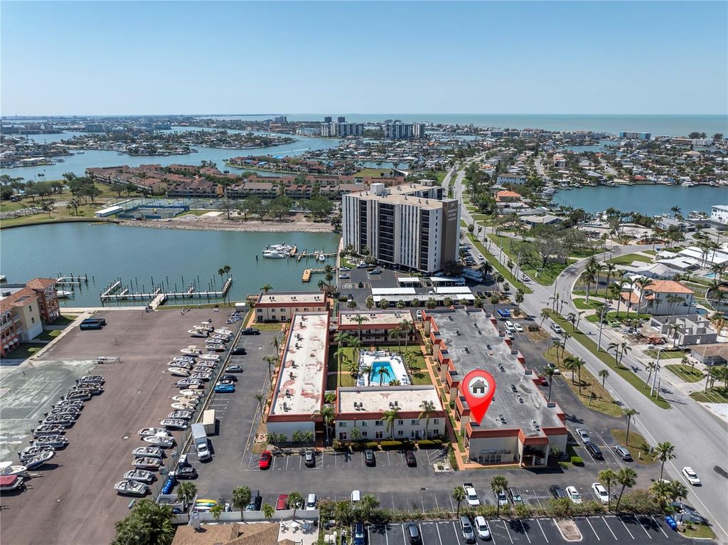 10365 PARADISE BOULEVARD 4, Treasure Island, FL 33706